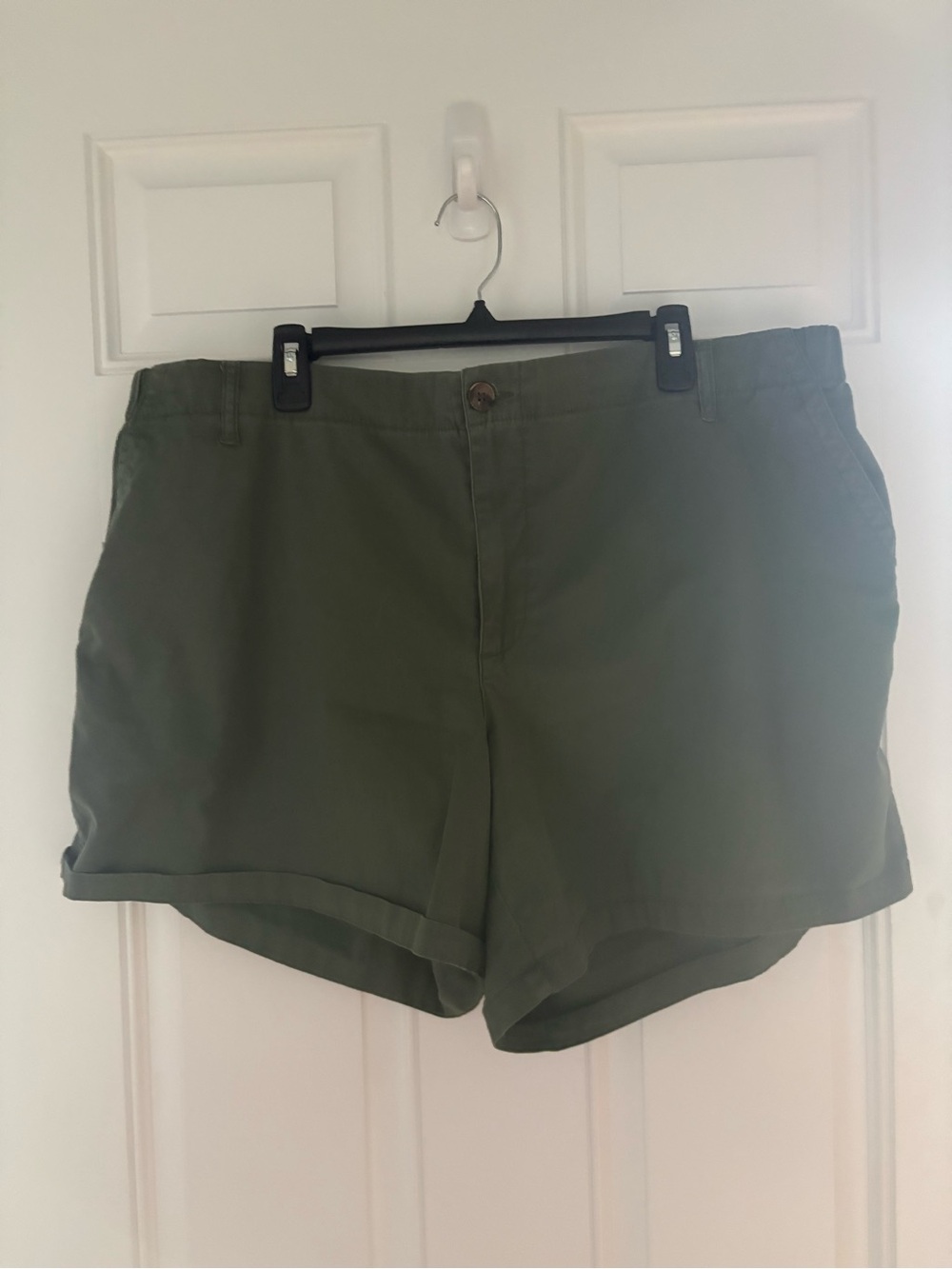 NWT Old Navy Women's Olive Green Chino Shorts